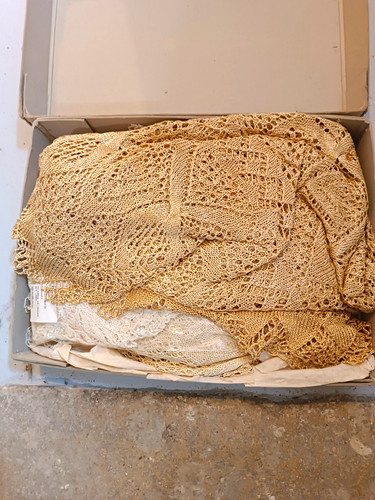Gehäkelte tischdecke beige - tischdecke,