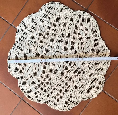 Tischdecke gehäkelt